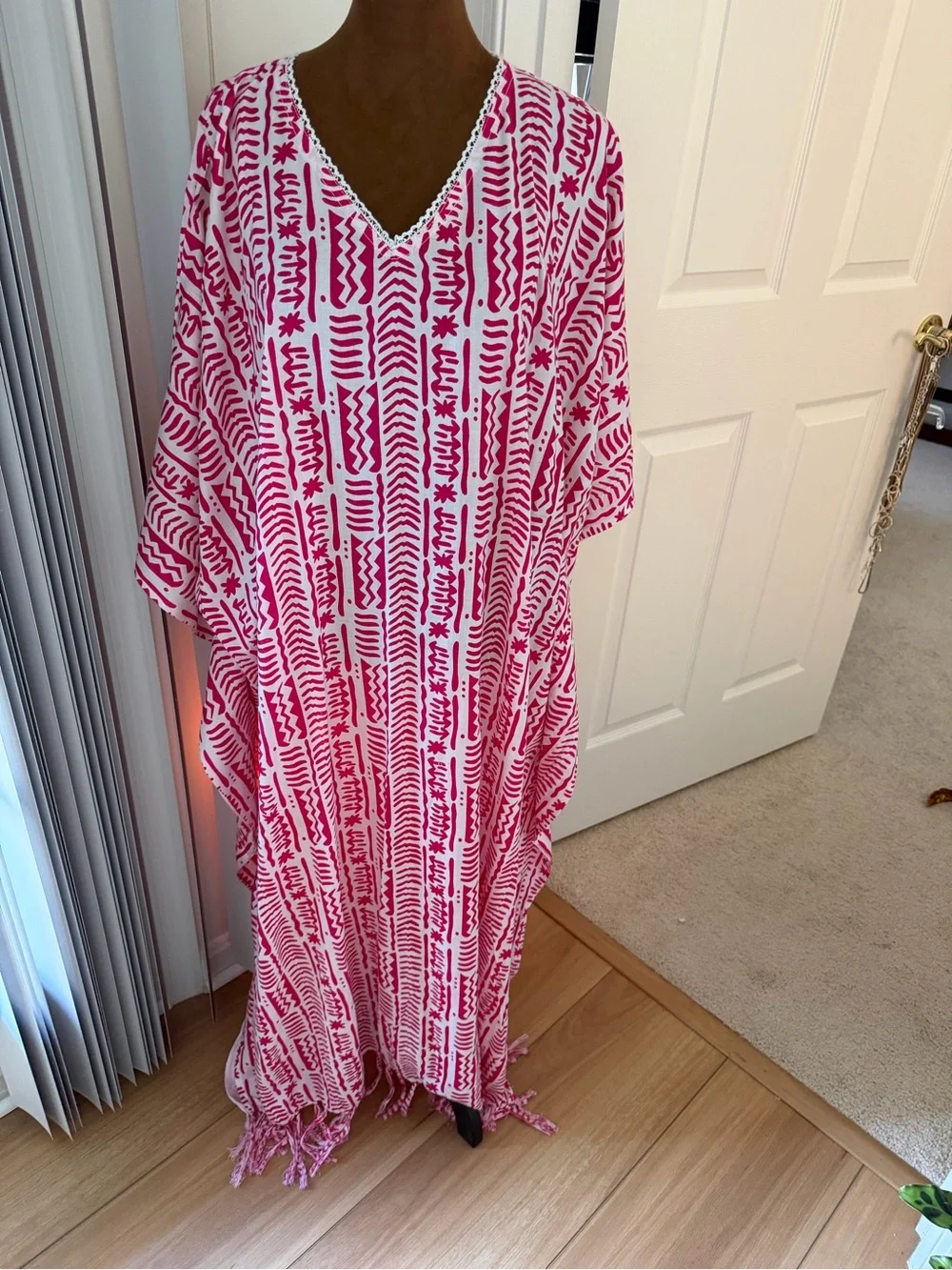 Women’s Pink Patterned V-Neck Caftan Dress